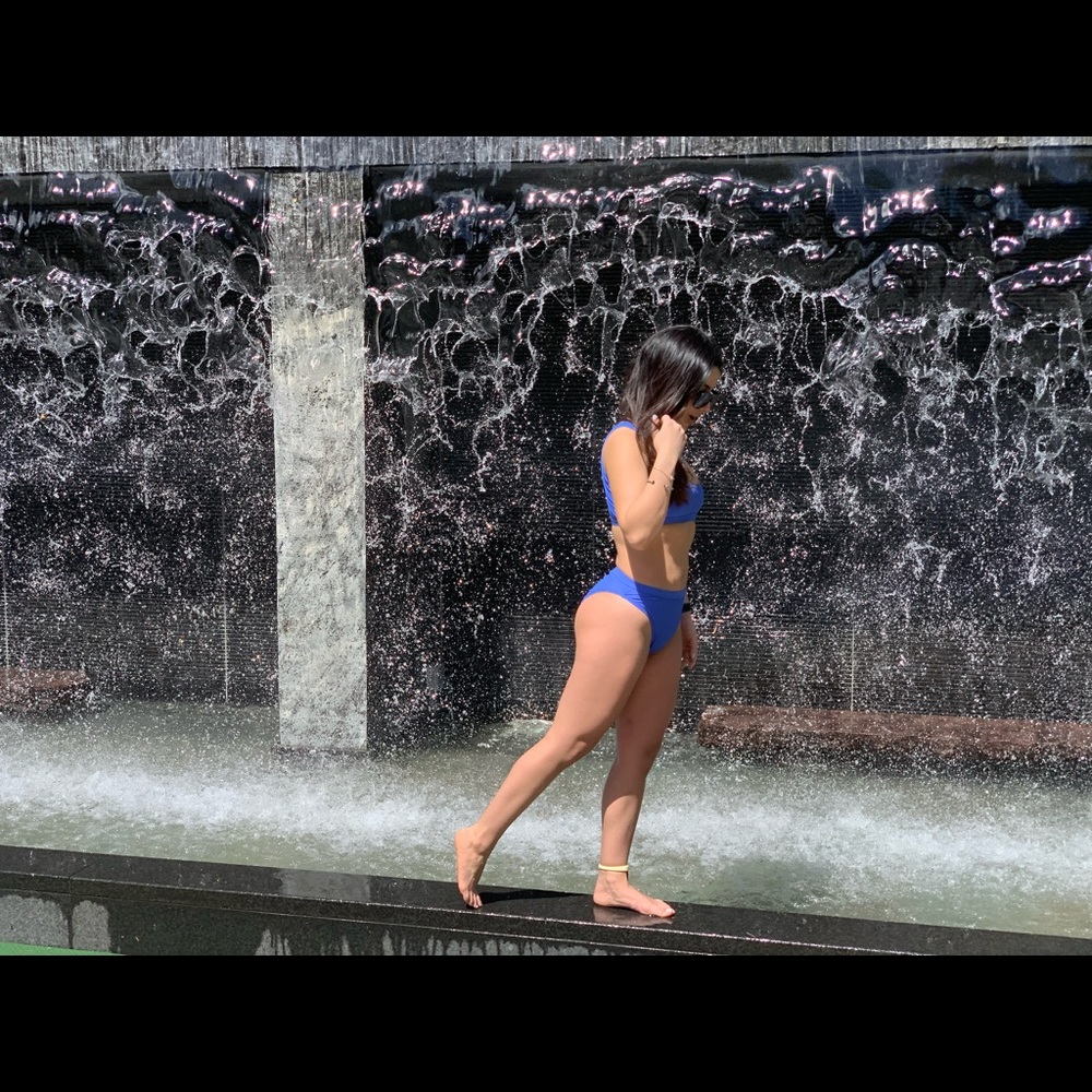 Bathing suit - Picture 2 of 3